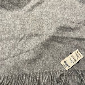 Brand new with tags Paul Stuart gray cashmere scarf